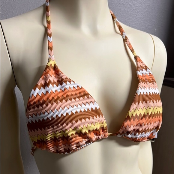 Xhilaration Zigzag Bikini Top in Orange and Yellow - Picture 3 of 4